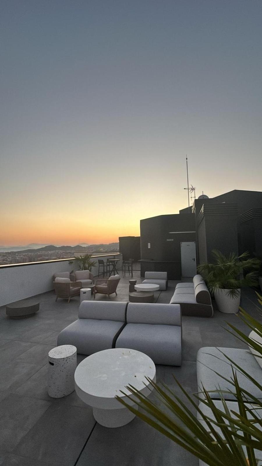 Urban Sky Apartment *